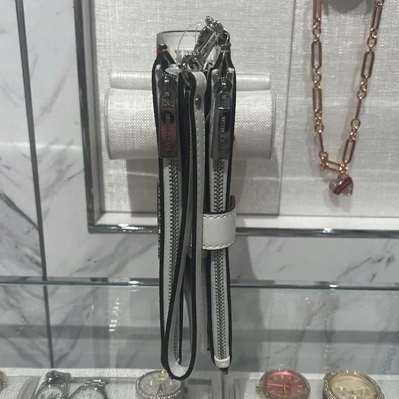 Michael Kors Jet Set Travel Lg Embellished Signature Logo Wristlet
Dragonfruit - Picture 6 of 16